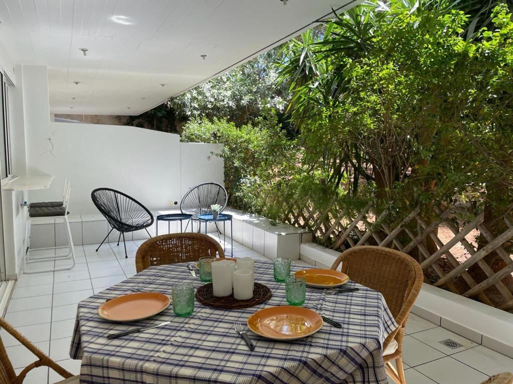 Appartamento Vouliagmeni'S Secret Garden Near The Sea Atene Esterno foto